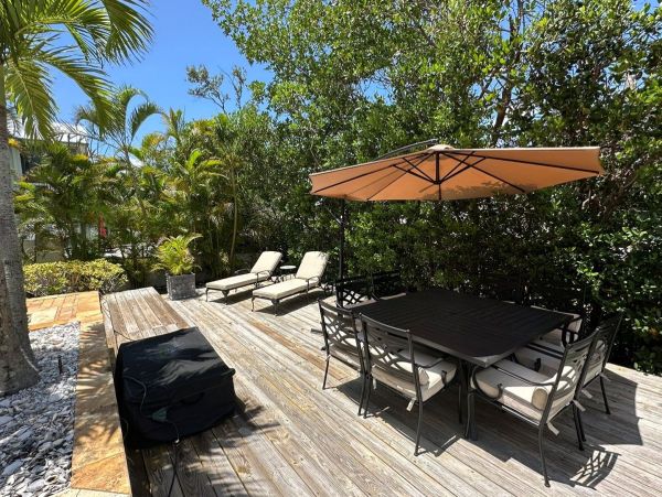 Luxury Four Bedroom Vacation Rental on Longboat Key Sleeps 8